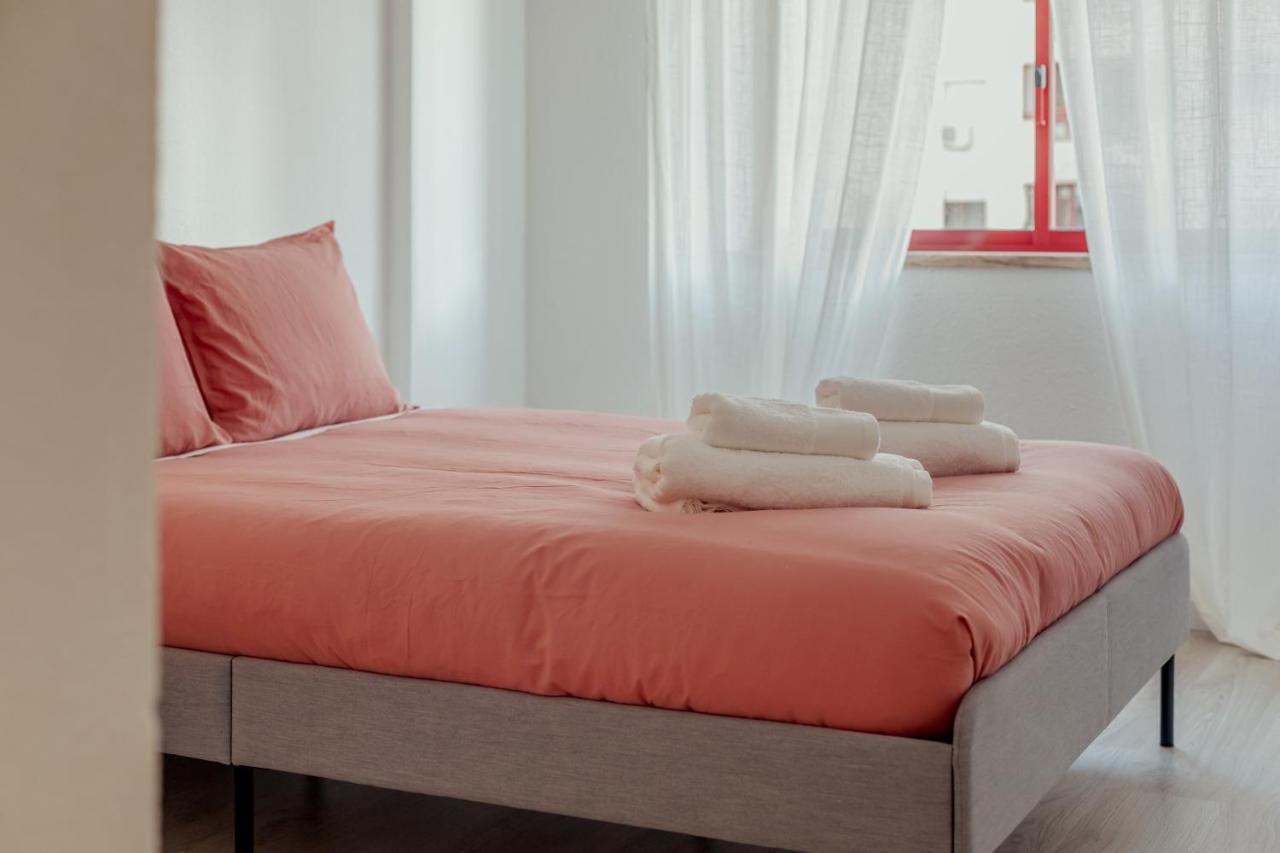 Elegant 3 Bedroom Apt - City Centre - Garage - Metro Lisboa Extérieur photo