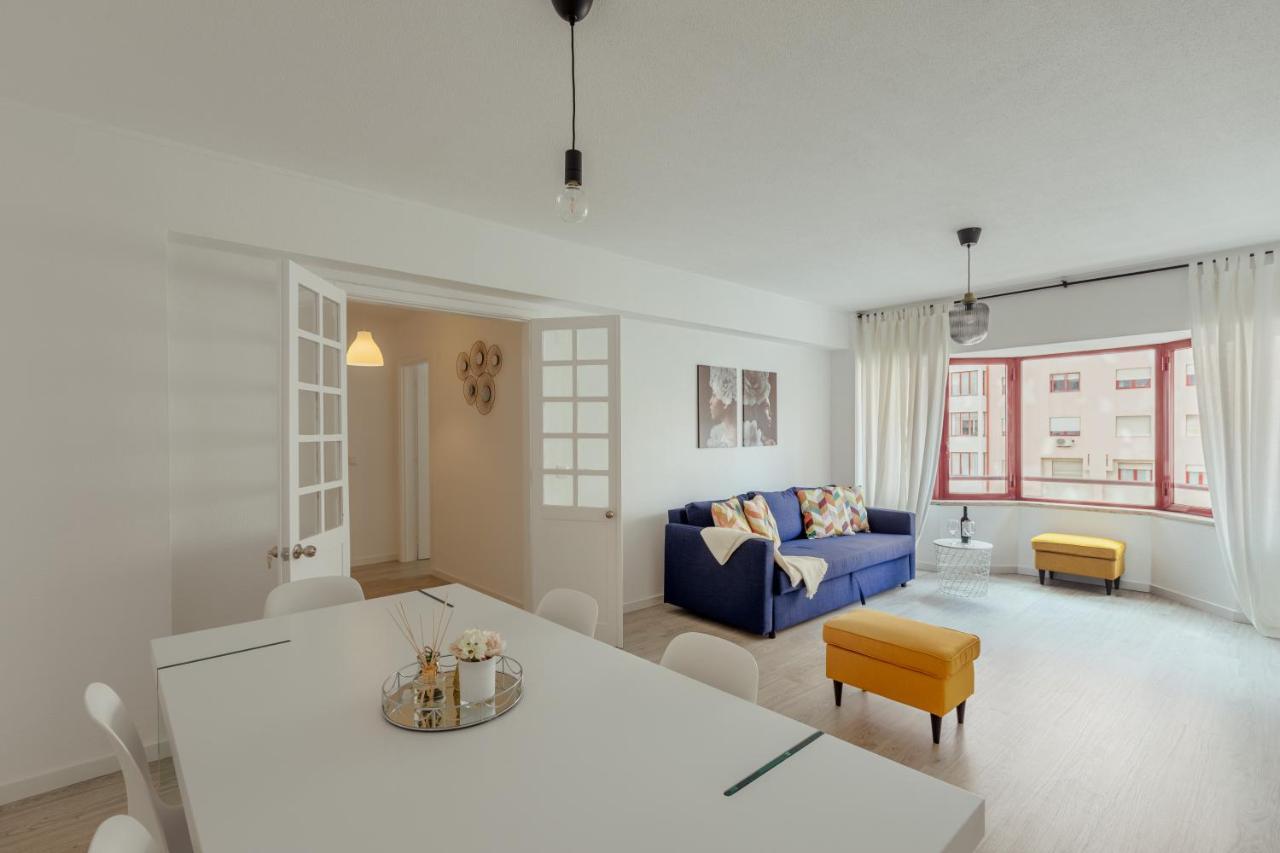 Elegant 3 Bedroom Apt - City Centre - Garage - Metro Lisboa Extérieur photo