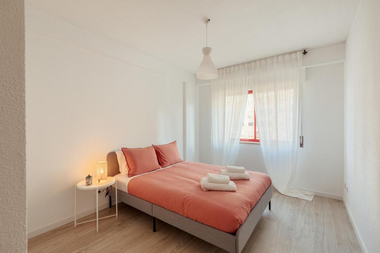 Elegant 3 Bedroom Apt - City Centre - Garage - Metro Lisboa Extérieur photo