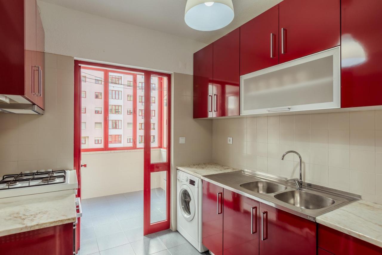 Elegant 3 Bedroom Apt - City Centre - Garage - Metro Lisboa Extérieur photo