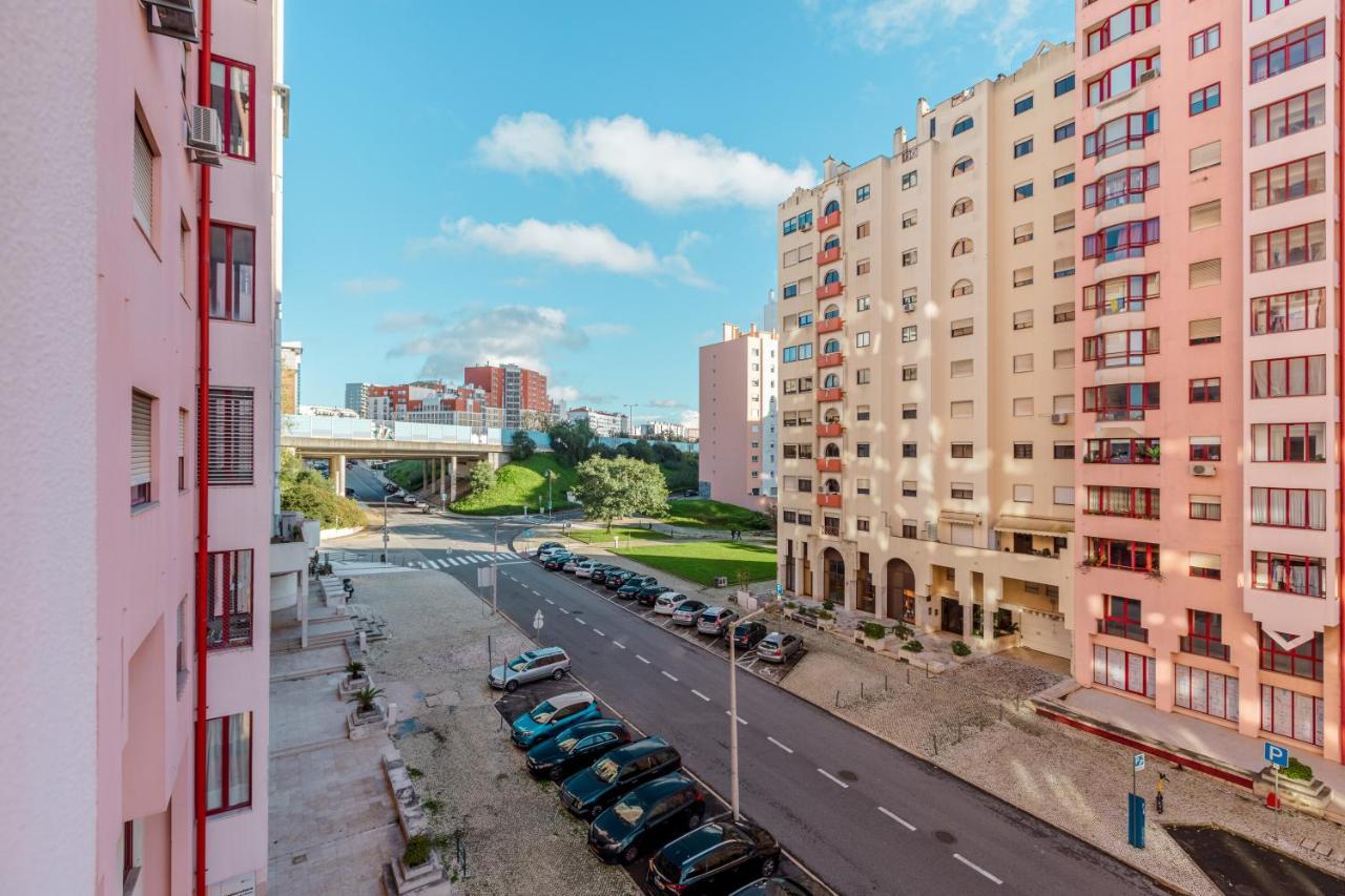Elegant 3 Bedroom Apt - City Centre - Garage - Metro Lisboa Extérieur photo
