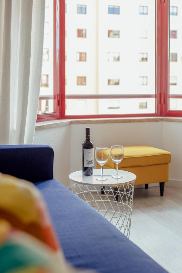 Elegant 3 Bedroom Apt - City Centre - Garage - Metro Lisboa Extérieur photo