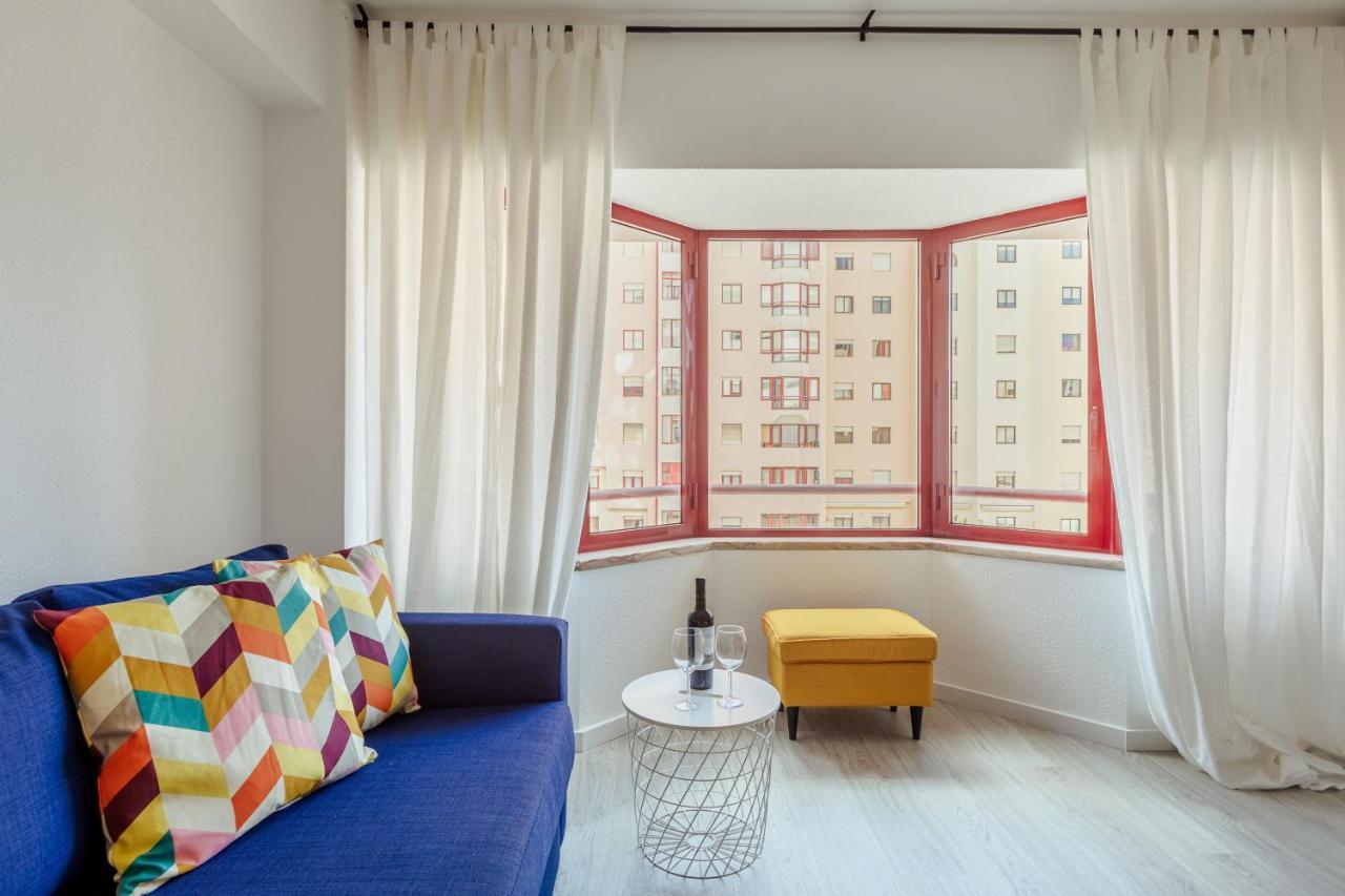 Elegant 3 Bedroom Apt - City Centre - Garage - Metro Lisboa Extérieur photo