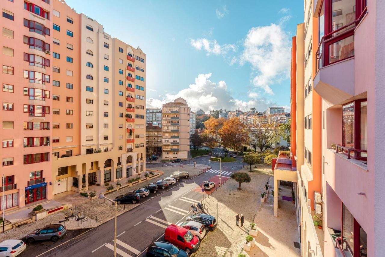 Elegant 3 Bedroom Apt - City Centre - Garage - Metro Lisboa Extérieur photo
