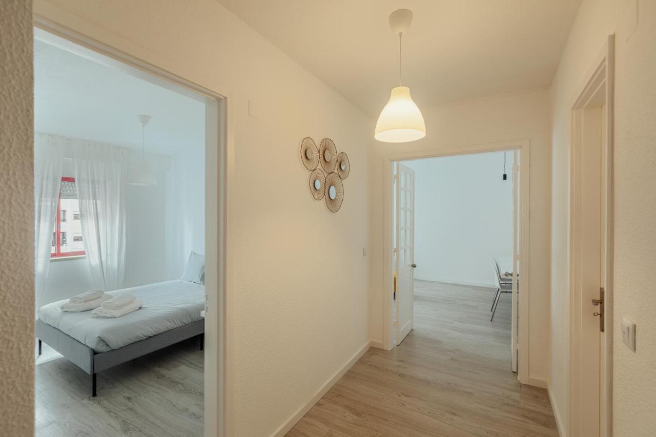 Elegant 3 Bedroom Apt - City Centre - Garage - Metro Lisboa Extérieur photo